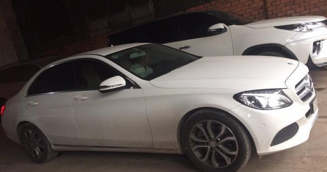 Mang Mercesdes mới đi cắm, dân độ khóc ròng chỉ được hơn trăm triệu - 2 Con Mercedes đời 2016 cũng đã lên đường theo trái bóng