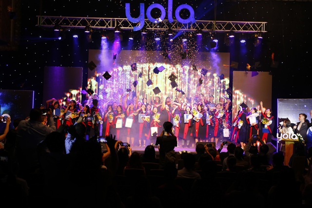 YOLA Send-Off 2018 - Để sức mạnh tiềm năng không còn ngủ yên - 6
Nghi thức Tung nón đầy cảm xúc chúc mừng các bạn học viên YOLA được nhận học bổng du học trên toàn thế giới.