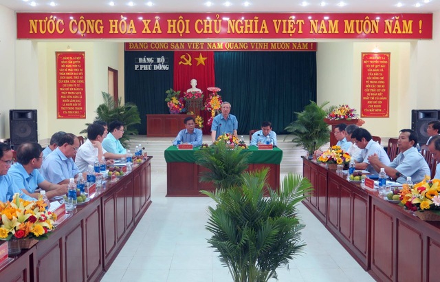Thường trực Ban Bí thư động viên ngư dân Phú Yên bám biển sản xuất, bảo vệ chủ quyền - 2 Thường trực Ban Bí thư làm việc với Đảng bộ phường Phú Đông, TP Tuy Hòa