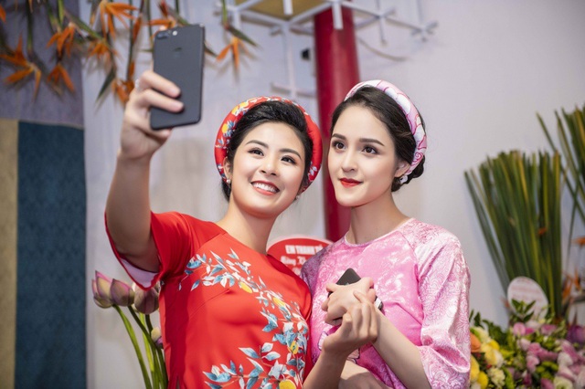 Tiết lộ những người bạn thân “sắc nước hương trời” của Hoa hậu Ngọc Hân - 6 Á hậu Hoàng Anh cũng là người em thân thiết và là “người mẫu” ruột của Ngọc Hân.