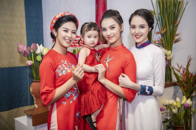 Tiết lộ những người bạn thân “sắc nước hương trời” của Hoa hậu Ngọc Hân - 7 Bộ 3 Ngọc Hân - Hồng Quế - Hoàng Anh thường xuất hiện cùng nhau trong các sự kiện thời trang.