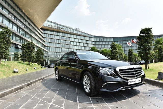 E-Class tiếp tục đồng hành cùng khách sạn hàng đầu Việt Nam - 1 E-Class được đánh giá cao nhờ vào thiết kế nội thất đẹp mắt, chất liệu cao cấp, khả năng vận hành hiệu quả