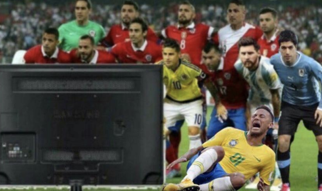 Neymar trở thành chủ đề "chế ảnh" bất tận của cư dân mạng sau thất bại của Brazil - 4 Thói hay ăn vạ của Neymar khiến anh trở thành tâm điểm chế ảnh của cộng đồng mạng.