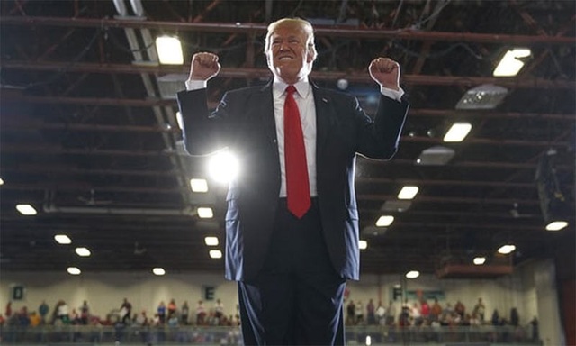 Tổng thống Donald Trump tại cuộc mít-tinh Làm cho nước Mỹ vĩ đại trở lại ở Montana tối 5/7. (Ảnh: AP).