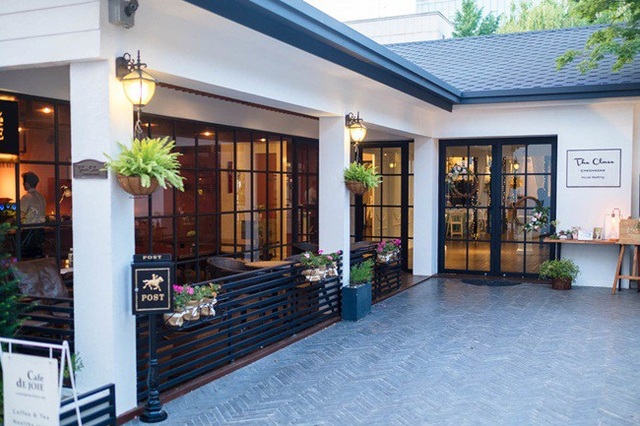 Choáng ngợp sự sang chảnh như mơ ở quận giàu bậc nhất Seoul - 16 Gangnam là nơi có những quán cà phê và nhà hàng sang trọng với giá đắt đỏ.