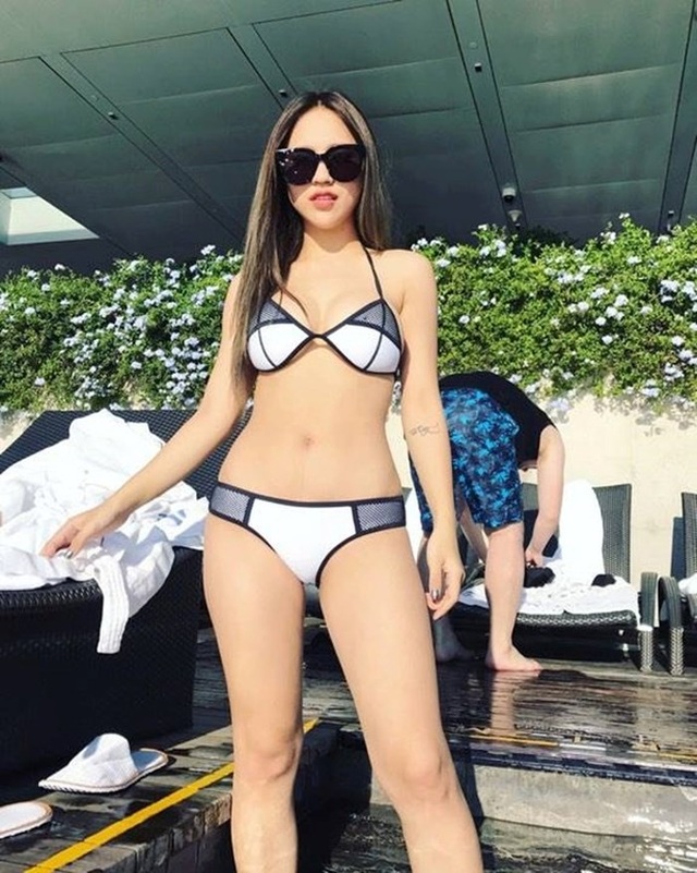 Ngắm ảnh bikini bốc lửa của nữ DJ "hot" và gợi cảm nhất Hà thành - 9
Trong mọi khoảnh khắc, DJ Tít đều rạng ngời, xinh đẹp