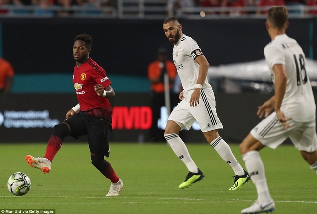 MU 2-1 Real Madrid: Alexis Sanchez tỏa sáng - 2
Trận đấu diễn ra đầy hấp dẫn