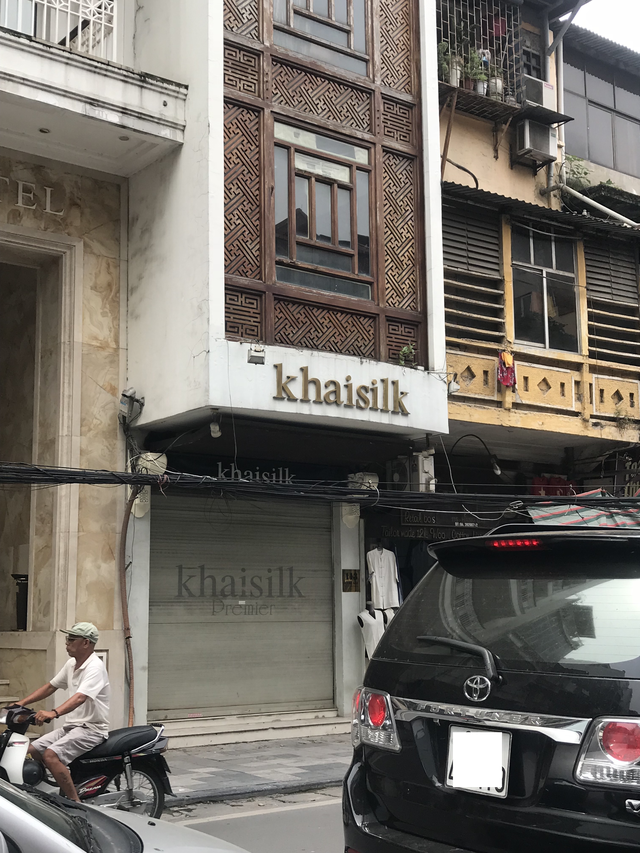 Cửa hàng Khaisilk chuẩn bị mở cửa bán lại tại Hà Nội? - 3 Cửa hàng Khaisilk chuẩn bị mở cửa bán lại tại Hà Nội? - 3