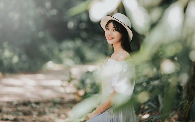 Á khôi Tài sắc Việt Nam 2018: “Hành động âu yếm nơi công cộng là không chấp nhận được” - 9 Á khôi Tài sắc Việt Nam 2018: “Hành động âu yếm nơi công cộng là không chấp nhận được” - 9