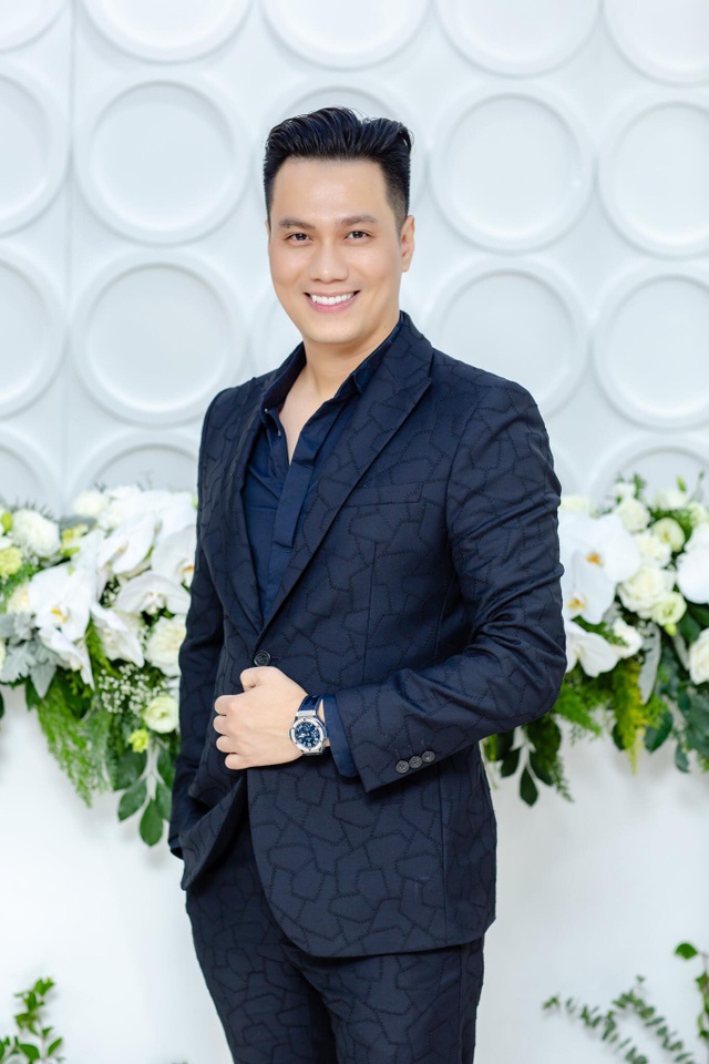 Việt Anh: “Scandal bẩn chỉ dành cho những người lợi dụng nghệ thuật” - 2 Chưa bao giờ mạng xã hội phổ biến và gây áp lực lớn cho nghệ sĩ như bây giờ, Việt Anh bày tỏ.