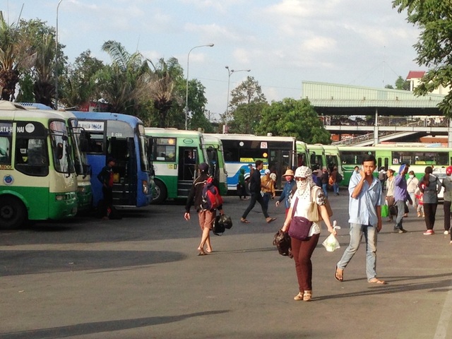 TPHCM có “cai” được trợ giá xe buýt? - 2 Doanh nghiệp vận tải cho biết sẽ chấn chỉnh thái độ phục vụ của nhân viên, tài xế đối với hành khách để nâng cao chất lượng dịch vụ