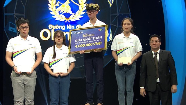 Đường lên đỉnh Olympia: 4 thí sinh cuối cùng cán đích đầy kịch tính - 2 Tô Thanh Phong (THPT Hùng Vương - Bình Thuận) giành vòng nguyệt quế