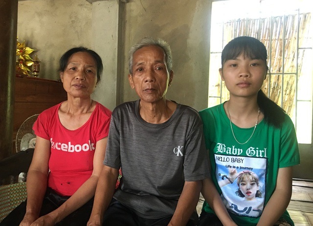 23 điểm khối C, nữ sinh dân tộc Mường không dám nộp hồ sơ xét tuyển vì nhà quá nghèo - 3 Gia đình có điều kiện khó khăn, bố bị suy tim độ 3 nên việc học tập của Nhung gặp nhiều khó khăn
