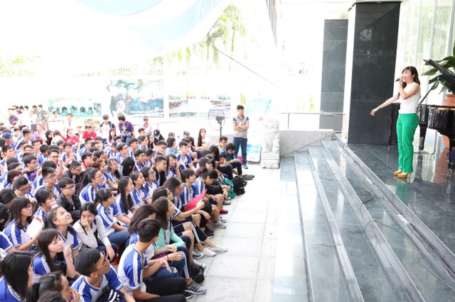 Cựu sinh viên SIU thành công trong môi trường làm việc quốc tế - 3
Các hoạt động CLB của trường ngoài mục tiêu giúp SV phát huy năng khiếu, còn là cái nôi khởi đầu xây dựng nền tảng sự tự tin, năng động, nhiệt huyết - những yếu tố cần thiết cho thành công của sinh viên sau này.