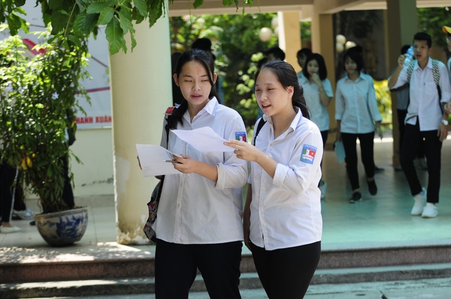 Tuyển sinh lớp 10 của Hà Nội: Môn thứ 4 sẽ thi trắc nghiệm hoàn toàn - 2 Phương án 4 môn thi được nhiều chuyên gia ủng hộ bởi môn Ngoại ngữ bắt buộc là hoàn toàn hợp lý trong bối cảnh hội nhập. (Ảnh: Mỹ Hà).