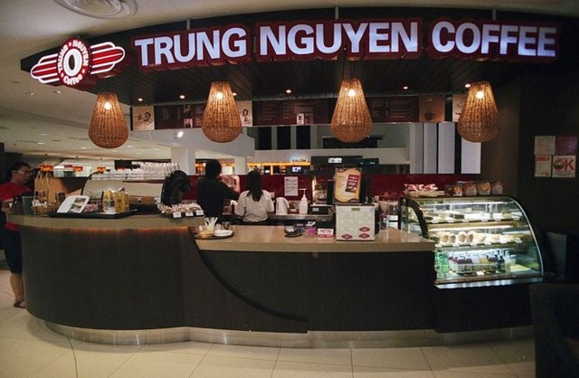 Khối tài sản nghìn tỷ của Trung Nguyên sẽ định đoạt thế nào? - 4
Trung Nguyên có chuỗi cửa hàng nhượng quyền lớn cả trong và ngoài nước