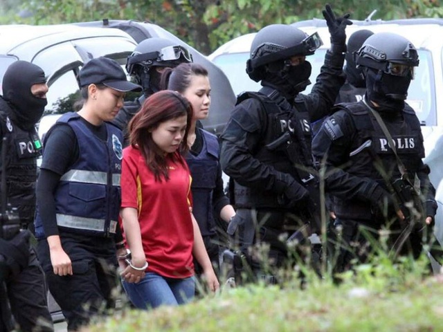 Đoàn Thị Hương có thể được tuyên trắng án trong phiên tòa ngày mai - 2 Bị cáo Siti Aisyah (Ảnh: AFP)
