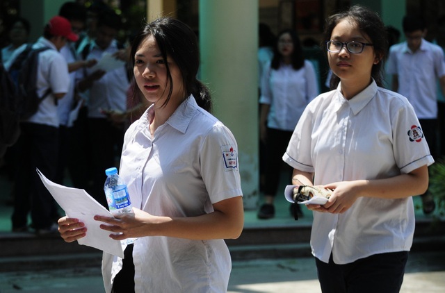 Tuyển sinh lớp 10 năm 2019 của Hà Nội: Chọn phương án nào hữu hiệu? - 2 Học sinh thi vào lớp 10 THPT của Hà Nội năm 2018 (Ảnh: Mỹ Hà).