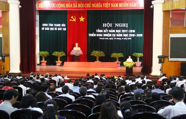 Thanh Hóa: Một số tiêu cực trong giáo dục chưa được khắc phục triệt để - 1
Hội nghị tổng kết năm học 2017 - 2018, triển khai nhiệm vụ năm học 2018 - 2019 tại Thanh Hóa.