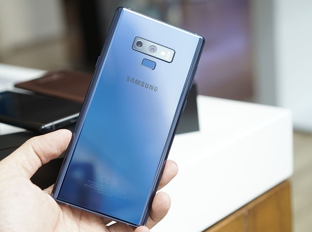 Bài 1: Galaxy Note9 "đọ" thiết kế cùng Oppo Find X - 3 Bài 1: Galaxy Note9 "đọ" thiết kế cùng Oppo Find X - 3