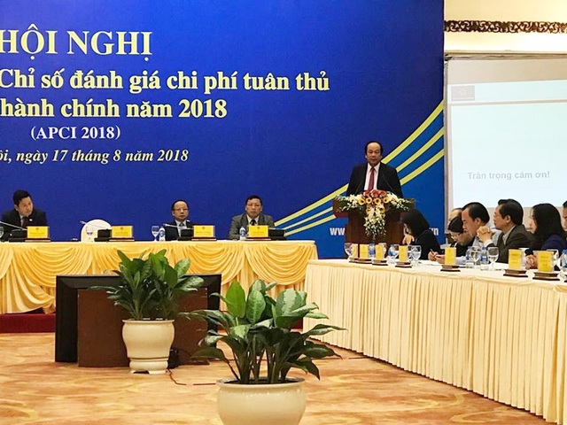 Lần đầu công bố chỉ số chi phí phải trả cho thủ tục hành chính - 2 Chủ tịch Hội đồng tư vấn cải cách thủ tục hành chính - Bộ trưởng, Chủ nhiệm Văn phòng Chính phủ Mai Tiến Dũng công bố báo cáo ACPI 2018