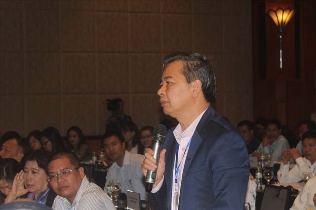 Sinh viên giỏi ra trường khó xin việc hơn người không giỏi có "ô dù" - 1 Sinh viên giỏi ra trường khó xin việc hơn người không giỏi có "ô dù" - 1