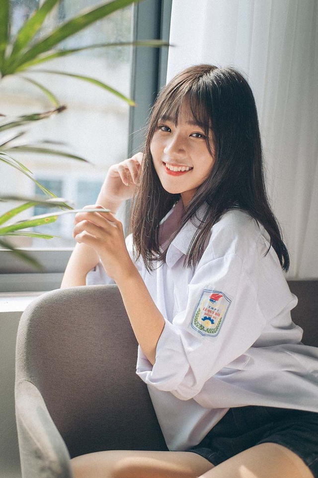 Nét đẹp mong manh của “thiên thần áo trắng” 15 tuổi trường Lê Quý Đôn - 2 Nét đẹp mong manh của “thiên thần áo trắng” 15 tuổi trường Lê Quý Đôn - 2
