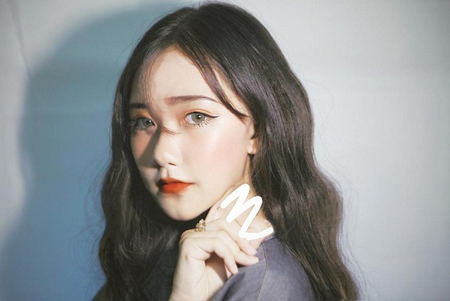 Nữ sinh 13 tuổi xinh đẹp thích làm mẫu ảnh, có nhiều tài lẻ - 8 Nhưng điều đó không làm em giảm đi sự yêu thích và làm ảnh hưởng đến cuộc sống của em. Em cho những lời nói đó là động lực để khiến bản thân em cố gắng hơn trên con đường mà em chọn và tự tin hơn nữa”.