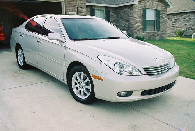 Toyota phải bồi thường 242 triệu USD cho một gia đình vì lỗi xe Lexus - 1
Một chiếc Lexus ES300 phiên bản 2002 (Ảnh minh họa)