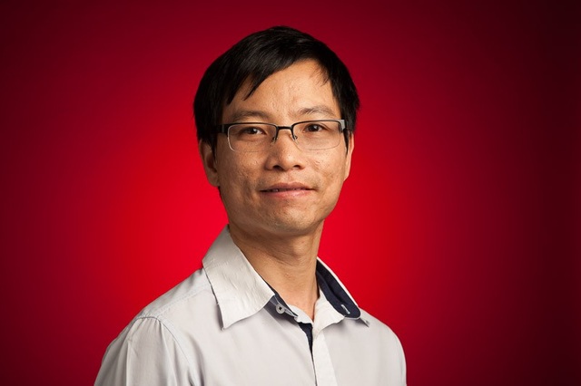 Kỹ sư gốc Việt làm việc tại Google: "Việt Nam có tiềm năng, nhưng ..." - 1 TS. Lê Viết Quốc đã có những đánh giá tổng quan về tiềm năng của AI và cách thức để Việt Nam tiếp cận công nghệ này tại Hội thảo AI Việt Nam 2018.