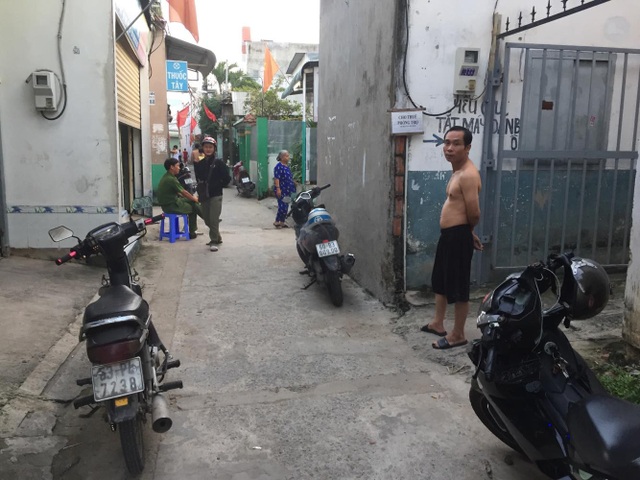 Hai “hiệp sĩ” tại Đồng Nai bị kẻ trộm đâm trọng thương - 1
Đoạn đường hẻm nơi các “hiệp sĩ” bị tấn công