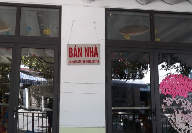 Đà Nẵng: Trường mầm non bất ngờ đóng cửa, Hiệu trưởng cũng không hay biết - 2 Bên trong trường treo biển Bán nhà