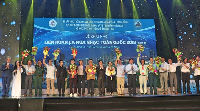 Khai mạc Liên hoan Ca Múa Nhạc toàn quốc 2018 - 1 Liên hoa Ca Múa Nhạc toàn quốc 2018 (đợt 2) vừa khai mạc tại Đà Nẵng tối 20/8