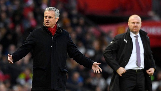 Lee Sharpe: “Zidane là ứng viên sáng giá thay thế Mourinho” - 1 Mourinho bất mãn với các học trò và cả ban huấn luyện MU