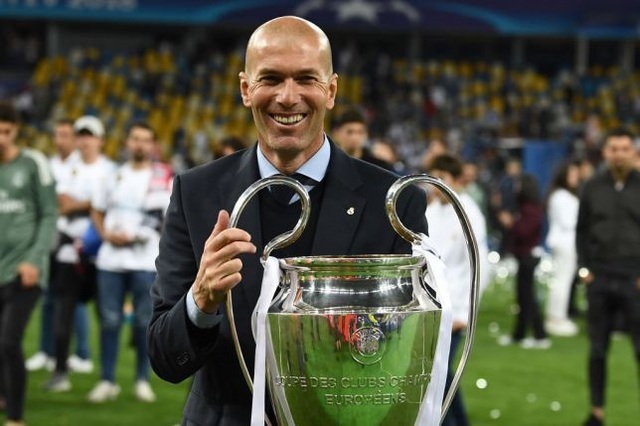 Lee Sharpe: “Zidane là ứng viên sáng giá thay thế Mourinho” - 2 Zinedine Zidane là mẫu HLV lý tưởng thay thế cho Mourinho