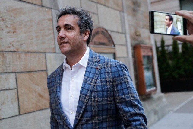 Kịch bản nào cho Tổng thống Trump sau cú “ngã ngựa” của 2 cựu trợ lý? - 2 Ông Micheal Cohen (Ảnh: Reuters)