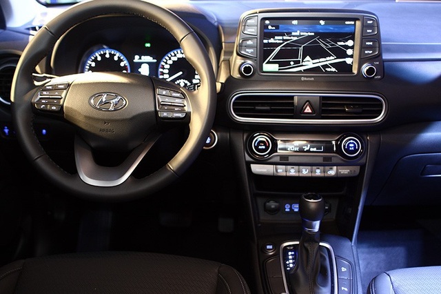 Hyundai Kona có mặt tại Việt Nam, giá từ 615 triệu đồng - 4 Hyundai Kona có mặt tại Việt Nam, giá từ 615 triệu đồng - 4