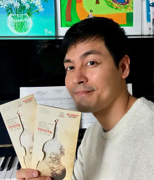 MC Phan Anh và ca sỹ Uyên Linh: “Nhạc cổ điển là màu sắc cần có với nền âm nhạc Việt Nam” - 1 Phan Anh và Uyên Linh “khoe”vé xem hòa nhạc trên trang cá nhân Facebook