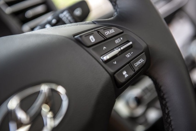 Hyundai nâng cấp Elantra, thêm nhiều trang bị - 12 Hyundai nâng cấp Elantra, thêm nhiều trang bị - 12