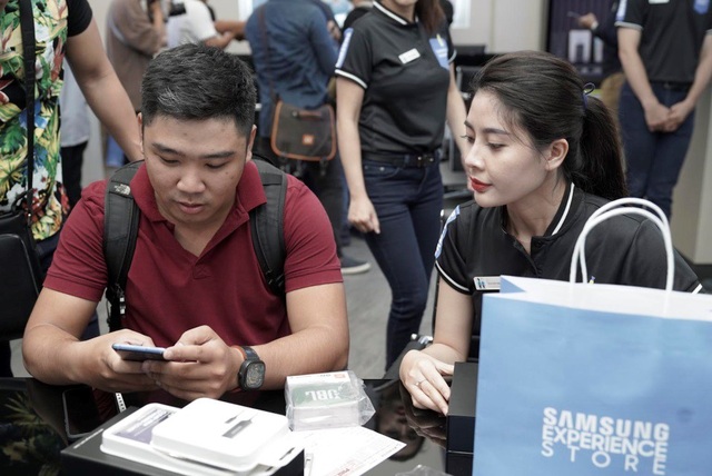 Galaxy Note9 không phụ lòng fan ngày đầu mở bán - 8 Galaxy Note9 không phụ lòng fan ngày đầu mở bán - 8