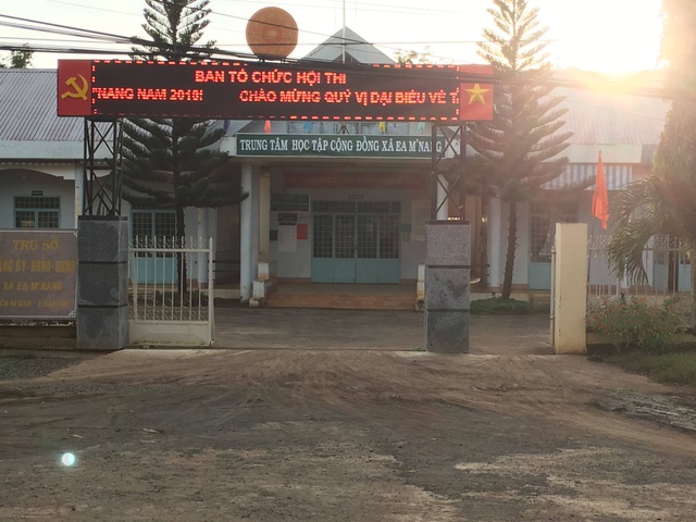 Khởi tố nguyên Trưởng công an xã làm giấy tờ chuyển khẩu cho đối tượng truy nã - 1 UBND xã Ea Mnang nơi ông Hoa từng công tác