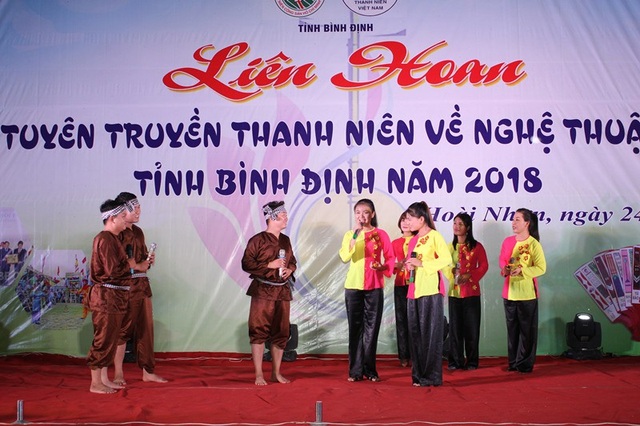 Khơi dậy tình yêu Bài Chòi trong thanh niên - 2 Các bạn ĐVTN không chỉ xung kích trong các hoạt động tình nguyện mà trong các hoạt động văn hóa, nghệ thuật các bạn cũng thể hiện bản lĩnh của thanh niên Việt Nam.
