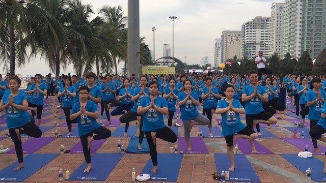Gần 3.000 người đồng diễn Yoga tại 3 tỉnh thành kỉ niệm ngày Quốc tế Yoga 21.6.2017 - 2 Chương trình Ngày Quốc tế Yoga diễn ra tại Đà Nẵng