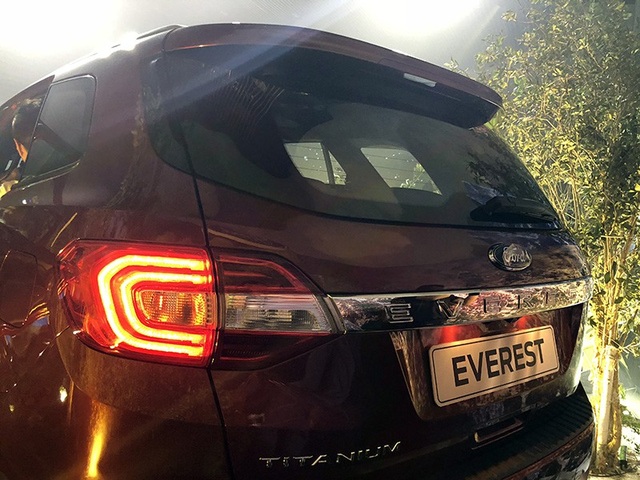 Ford Everest trở lại thị trường Việt Nam với giá 1,1 tỉ đồng - 4 Ford Everest trở lại thị trường Việt Nam với giá 1,1 tỉ đồng - 4