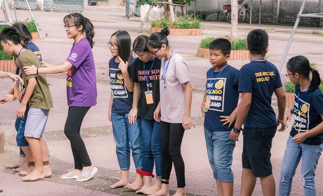 Hai nữ sinh tổ chức trại hè bổ ích cho học sinh THCS - 4
Các hoạt động nhóm tạo sự gắn kết giữa các thành viên mới lạ.