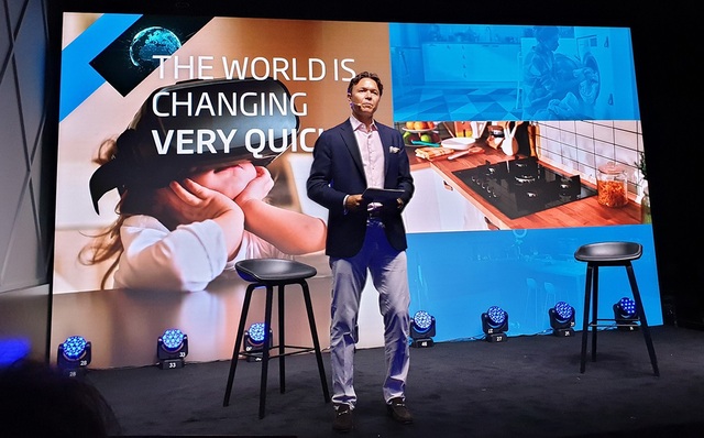 IFA 2018: Khai thác sức mạnh tự nhiên của nước để giặt nhẹ và êm hơn - 1
Đại diện Beko giới thiệu về công nghệ AquaTech tại IFA 2018