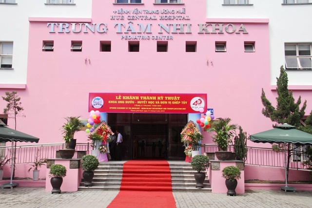 Người phụ nữ Nhật vận động hơn 8 tỉ đồng cho bệnh nhi ung thư - 1 Khánh thành Khoa Ung bướu – huyết học Nhi và Đơn vị ghép tủy Nhi khoa tại Bệnh viện Trung ương Huế