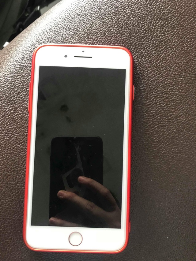 Mang iPhone đi sửa và mất luôn tài khoản e-mail, Facebook cá nhân - 1 Chiếc điện thoại mà chị Thảo mang đi sửa chữa