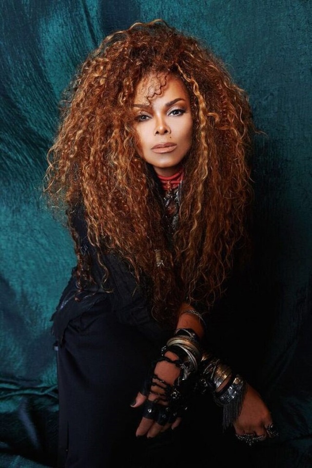 Những nghệ sĩ ngôi sao làm mẹ khi đã bước qua tuổi 45 - 3 Nữ ca sĩ Janet Jackson sinh con trai đầu lòng khi đã ở tuổi 50. Câu chuyện làm mẹ của Janet cũng luôn thu hút sự quan tâm của các trang tin giải trí.