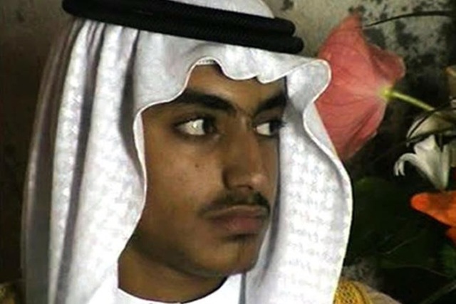 Con trai Osama bin Laden cưới con gái một trong những kẻ cầm đầu vụ khủng bố 11.9 - 1
Hamza bin Laden trong lễ cưới. Ảnh: CIA/AP